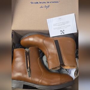 Xena Safety Steeltoe Boot Womens Brown Ankle Zip 9W Womens Omega EH